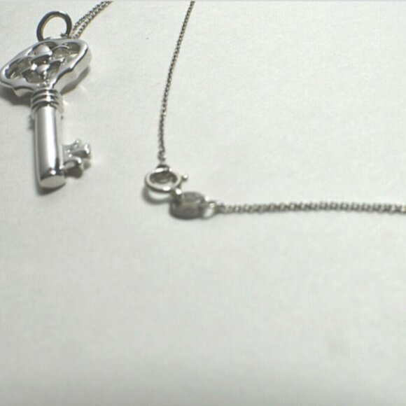 Fleur de Lis Key Pendant + 18" Necklace, Ornate, Beautiful! - Picture 6 of 6